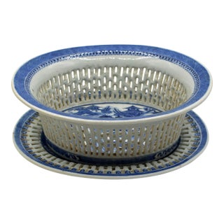Circa 1870s-80s Chinese Blue & White Porcelain Chestnut Basket With Undertray For Sale