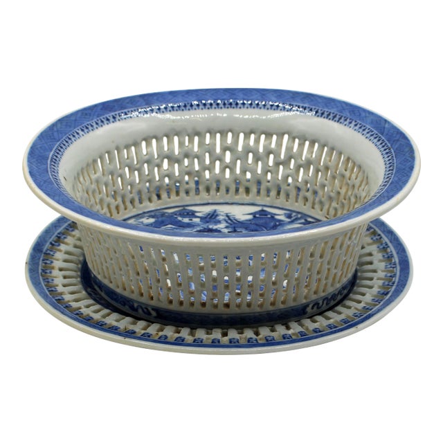 Circa 1870s-80s Chinese Blue & White Porcelain Chestnut Basket With Undertray For Sale