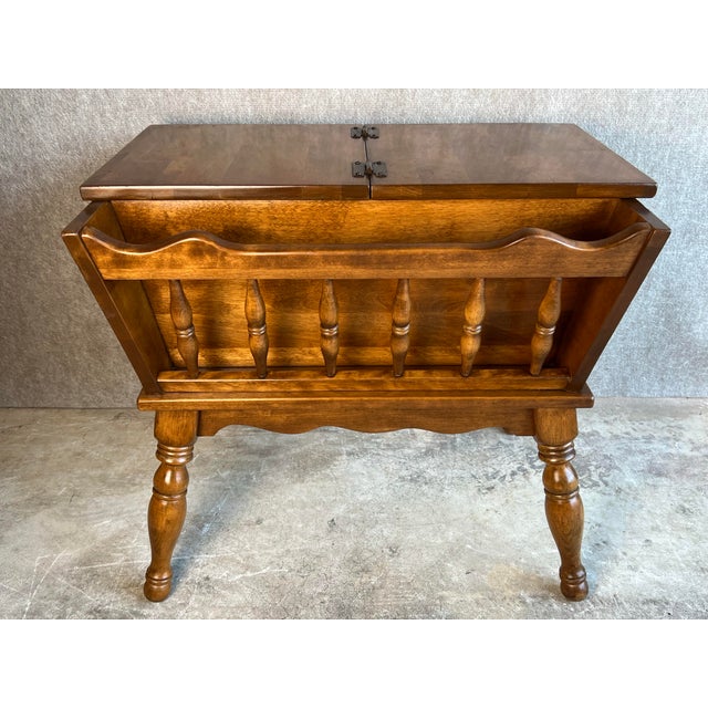 Vintage C1970s Ethan Allen Dough Box Flip Too Side Table With Magazine
