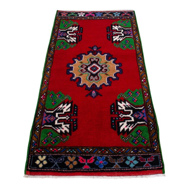 1970s Hand Made Turkish Mat Rug Small Rug Kitchen Mat Organic Wool - 1'11" X 3'10" For Sale