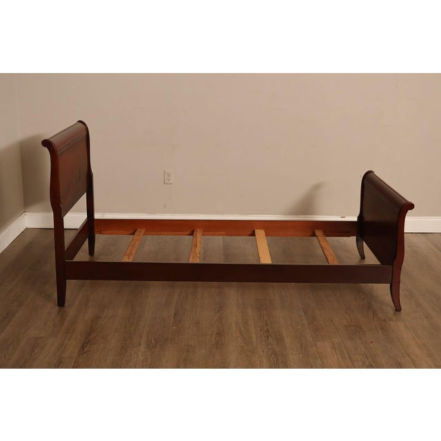 1940's Vintage Mahogany Traditional Pair Of Twin Sleigh Beds For Sale - Image 14 of 18