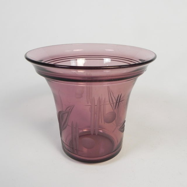 Purple Art Deco Vase with Engraved Geometric and Floral Motifs, 1930s For Sale - Image 8 of 12