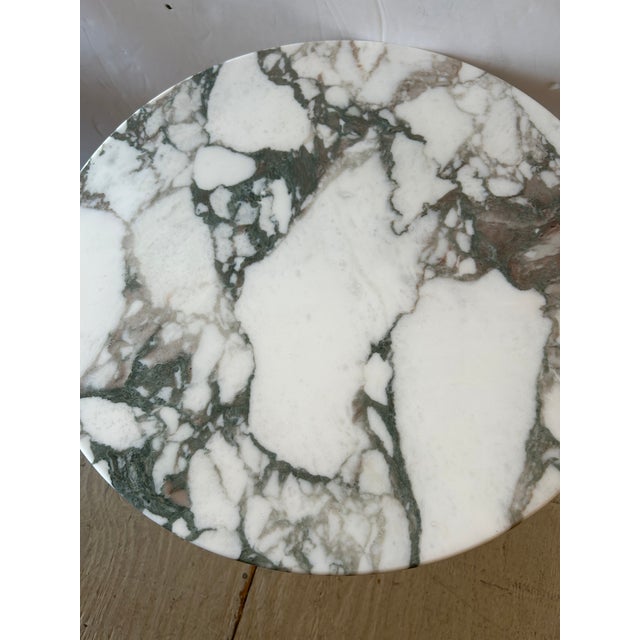 Timeless tulip style Eero Saarinen designed small side table made by Knoll having gorgeous white and grey Calacatta marble...