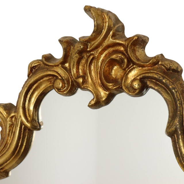 Baroque French Gold-Leaf Gilded Mirror with Crest For Sale - Image 6 of 16