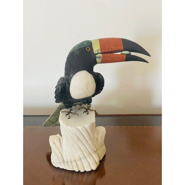 1960s Large Toucan Bird Semiprecious Stone Carved Bird Figurine For Sale - Image 4 of 8
