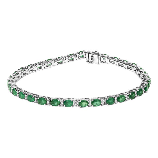 14K White Gold Alternating Oval Green Emerald and Diamond Tennis Bracelet For Sale