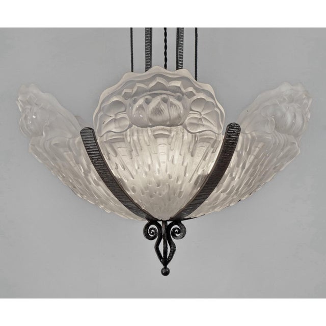 Val Saint-Lambert French Art Deco Chandelier by B. Morin & Val Saint-Lambert 1920s France For Sale - Image 4 of 11