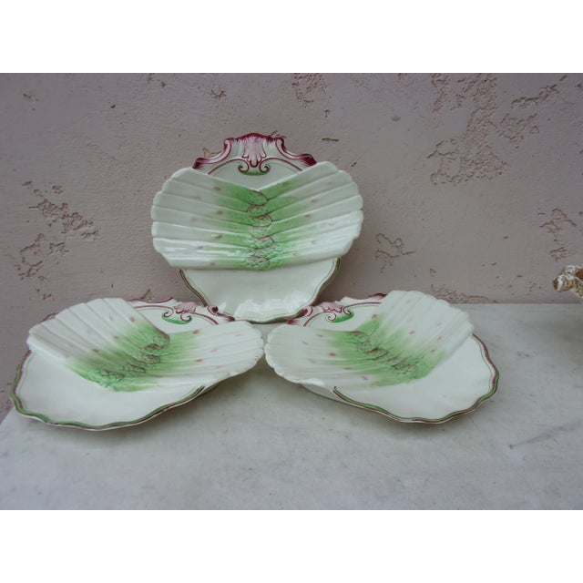 1900 - 1909 C.1900 French Majolica Asparagus Plate Sarreguemines For Sale - Image 5 of 10