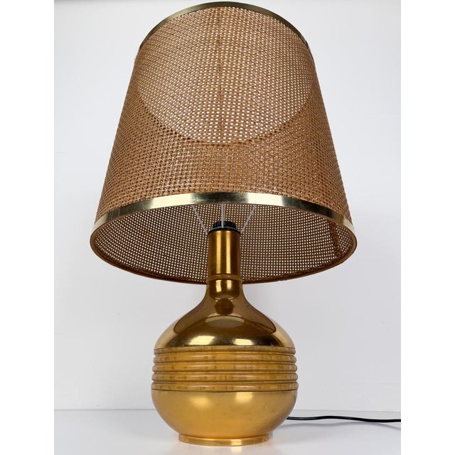 Italian Sculptural Table Lamp in Gilt Metal, Carved Wood and Woven Cane by Milo Baughman, 1970s For Sale - Image 6 of 16