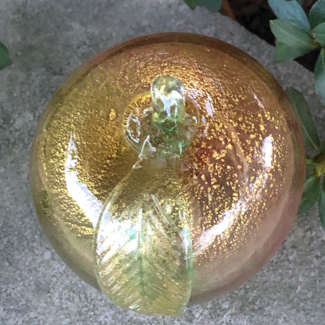 Mid-Century Modern Vintage Mid 20th Century Murano Italian Art Glass Barbini Gold Flecked Apple For Sale - Image 3 of 5