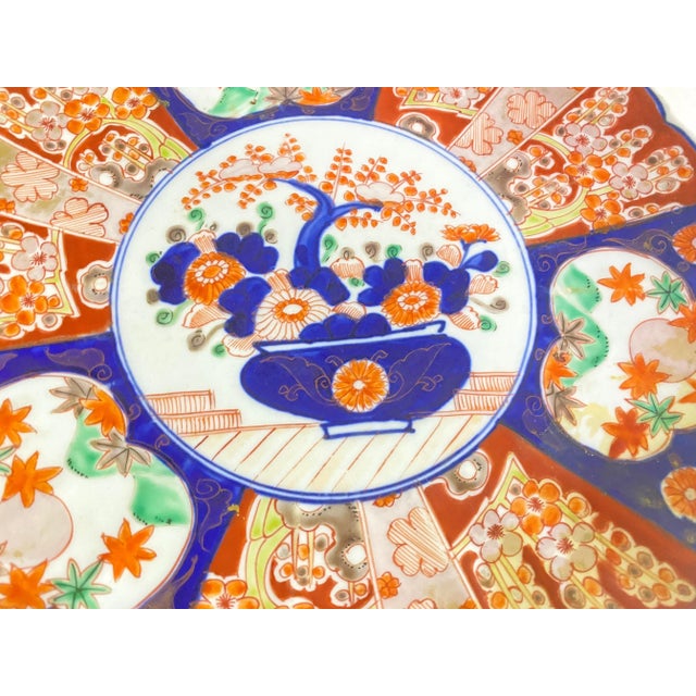 19th Century Japanese Scalloped Imari Porcelain Dish or Charger For Sale - Image 4 of 10