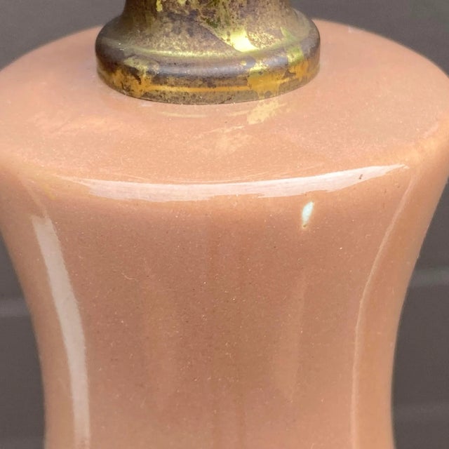 Ceramic 1950s Mid-Century Modern Ceramic Table Lamp in Salmon & Gold For Sale - Image 7 of 13