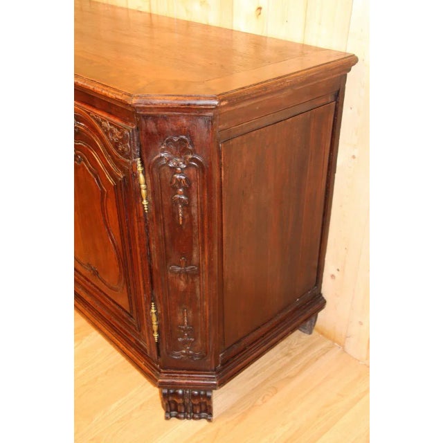 18th Century Walnut Hunting Buffet For Sale - Image 6 of 10