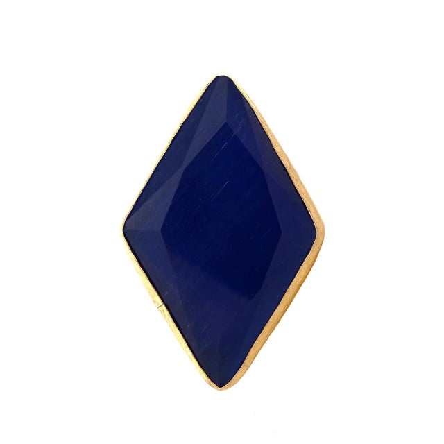Early 21st Century Blue Cat Eye Stone Stylish Chunky Gold Ring, Size 4 For Sale - Image 5 of 6