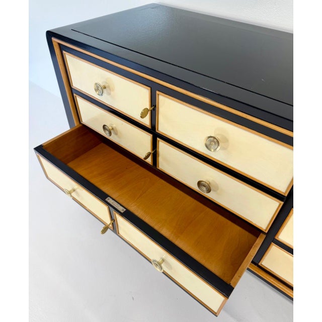 Italian Art Deco Dresser in Maple, Lacquer and Parchment by Paolo Buffa, 1940s For Sale - Image 13 of 15