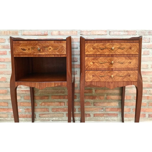 Early 20th Century French Marquetry and Iron Hardware Bedside Tables or Nightstands, Set of 2 For Sale - Image 3 of 13