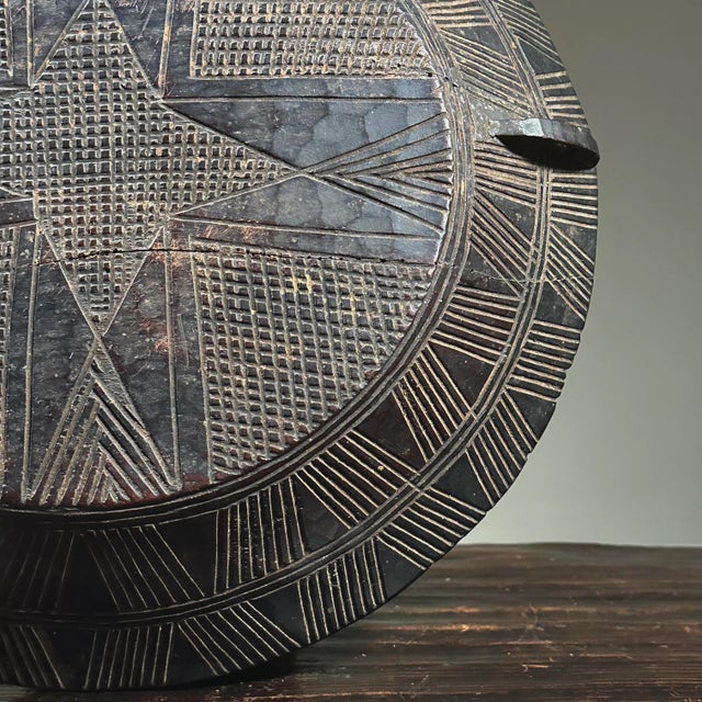 Early 20th Century Large Antique African Gurange Hand Carved Incised Serving Platter/Tribal/Folk Art For Sale - Image 5 of 8
