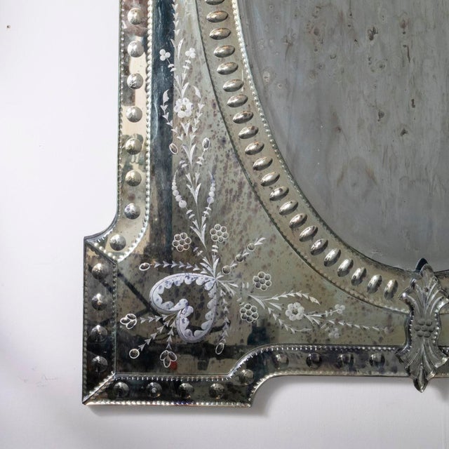 Etched and scalloped glass Venetian mirror For Sale - Image 9 of 13