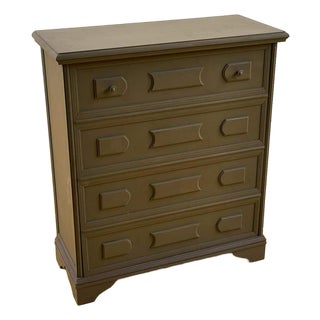Vintage Chest of Drawers in Wood For Sale
