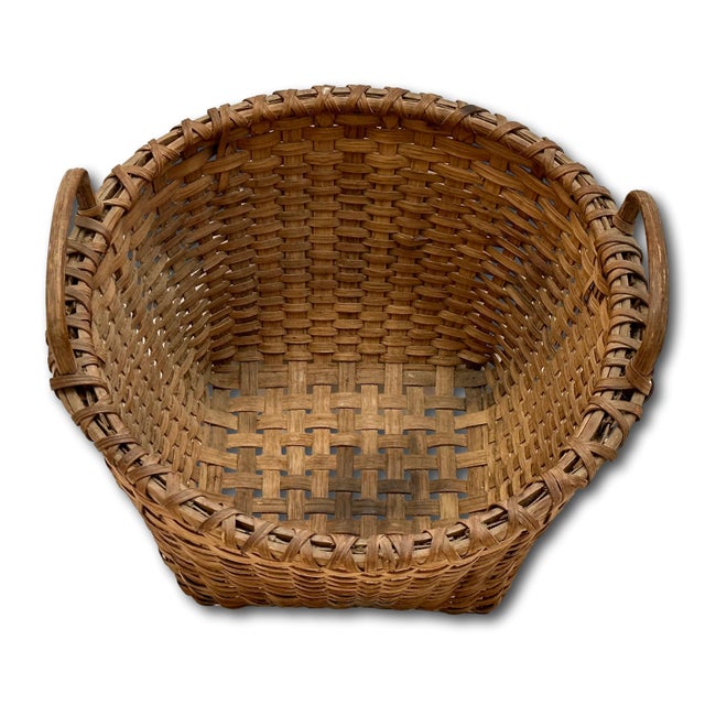 Excellent Smaller 10 Inch Size Antique American Hand Woven Ash Splint Berry Basket With Nice Patina - Late 19th Century For Sale - Image 4 of 18