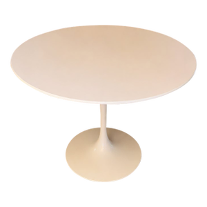 Saarinen 35” Round Dining Table