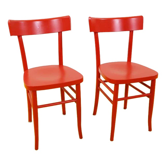 Classic Robust Vintage Red Wooden Chairs, Set of 2 For Sale