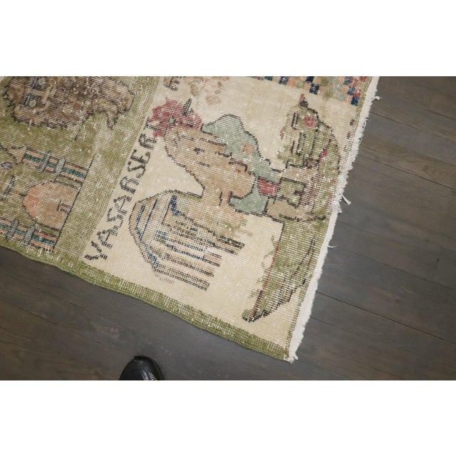 Vintage Shabby Chic Lion Pigeon Turkish Deco Rug no. j4806 For Sale - Image 4 of 5