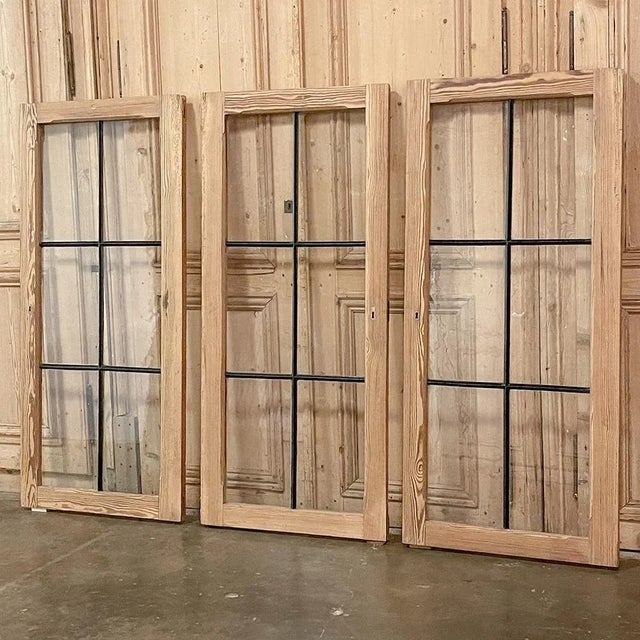 Early 20th Century Set of 3 Antique Solid Pine Windows With Hand-Rolled Glass For Sale - Image 5 of 13