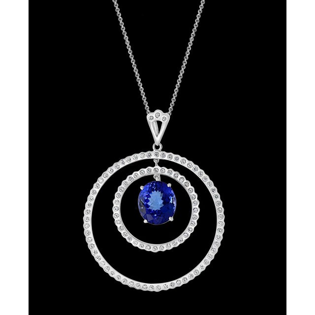 6.7 Carat Tanzanite & 2.5 Ct Diamond Two Circles Pendant/ Necklace 18 Karat Gold For Sale - Image 4 of 18