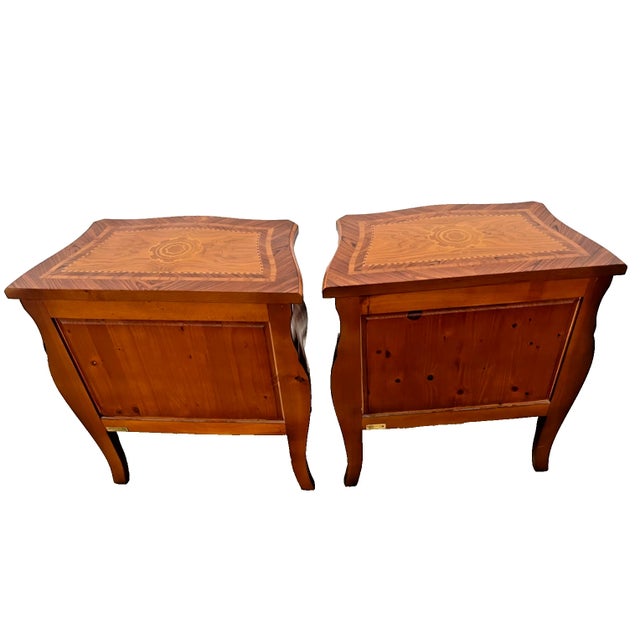 Vintage Italian Baroque Style Bombé Nightstands, Petite Commodes by Marconi Arte, Pair For Sale In Palm Springs - Image 6 of 13