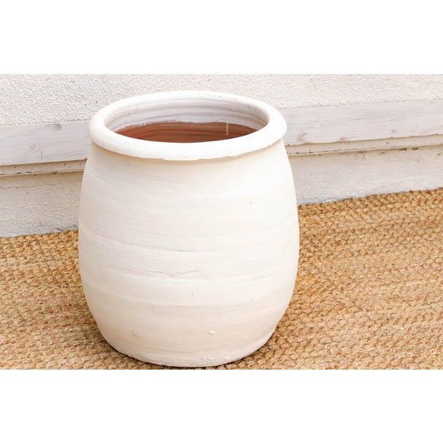 1990s 19" Dm Chalk White Mediterranean Urn Planter For Sale - Image 5 of 8
