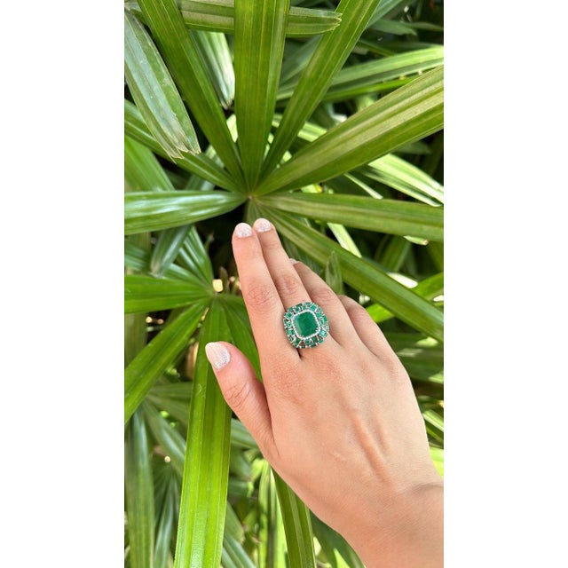 Green Set in 18k Gold, 7.59 Carats, Natural Zambian Emerald & Diamonds Engagement Ring, Size 6.5 For Sale - Image 8 of 11