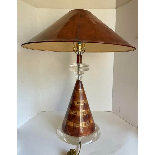 Metal Pair of Vintage Leeazanne Postmodern Faux Burl & Lucite Table Lamps With Original Shades For Sale - Image 7 of 17