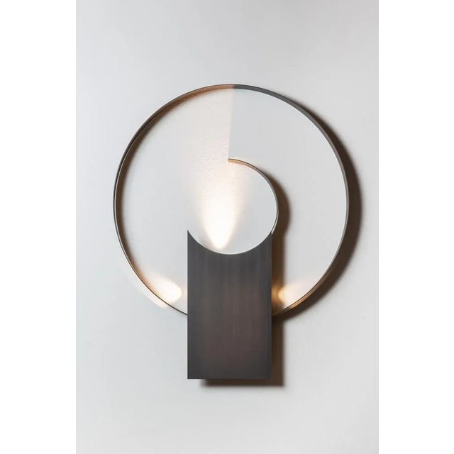 Laghee luna wall light by luce tu limited edition of 100 pieces. Dimensions: d 74,4 x w 60 x h 74,4 cm. Materials: brass....