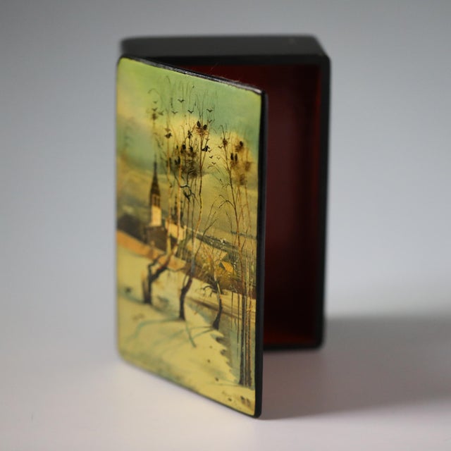 Red Fedoskino Lacquer Box With Original Box, After Savrasov’s “Грачи Прилетели,” Ussr, C. 1960s–1980s For Sale - Image 8 of 17