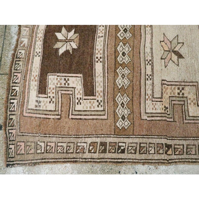 Camel Galerie Shabab Collection Tribal Mid-20th Century Handmade Turkish Anatolian Gallery Rug For Sale - Image 8 of 10