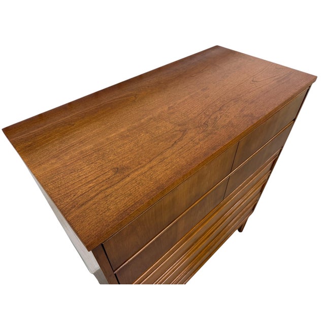 This elegant Mid-Century Modern walnut 5-drawer high chest offers the perfect blend of timeless style and practical...