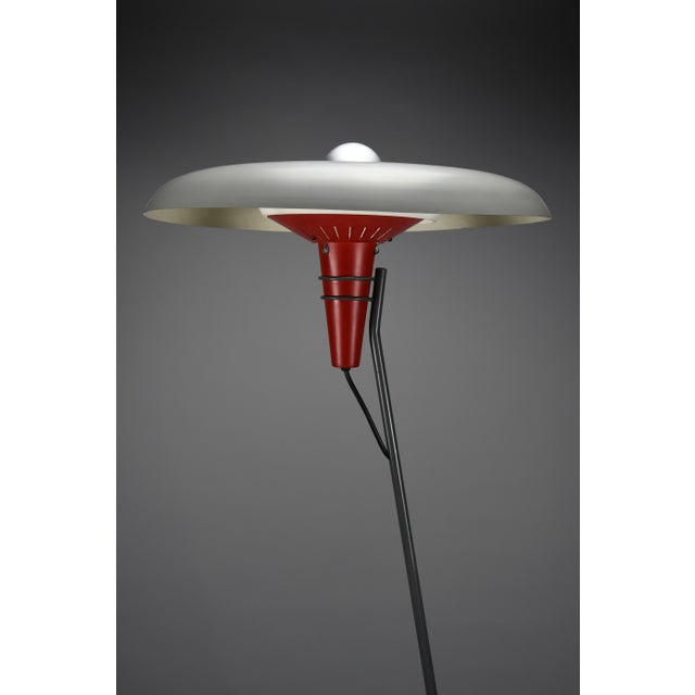 Metal Mid-Century Tripod NX 38 Floor Lamp with Red Cone and Grey Saucer Shade by Louis Kalff for Philips, Netherlands, 1950s For Sale - Image 7 of 14