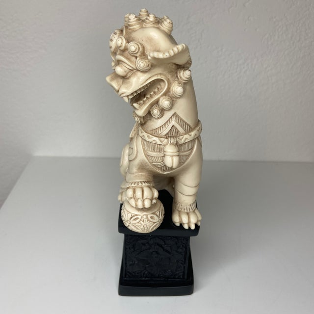 Mid 20th Century Chinese Resin Foo Dog Guardian Lion Statue on Carved Base For Sale - Image 4 of 12
