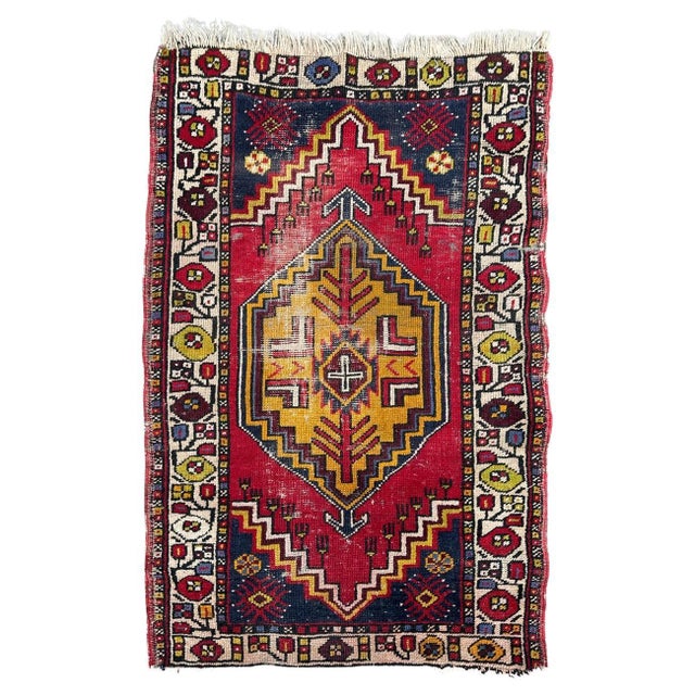 Nice small antique Turkish rug with beautiful geometrical design and nice colours, entirely hand knotted with wool on wool...