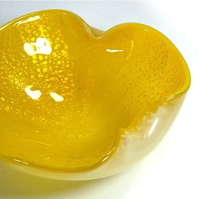 1970s Italian Glass Bowl attributed to Seguso, 1970s For Sale - Image 5 of 9