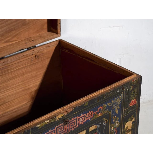 Antique Dark Colored Opera Trunk with Floral Details, 1900s For Sale - Image 6 of 12