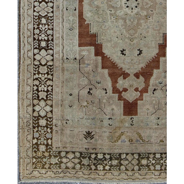 Vintage Turkish Oushak Rug With Geometric Central Medallion in Earth Tones For Sale - Image 4 of 9