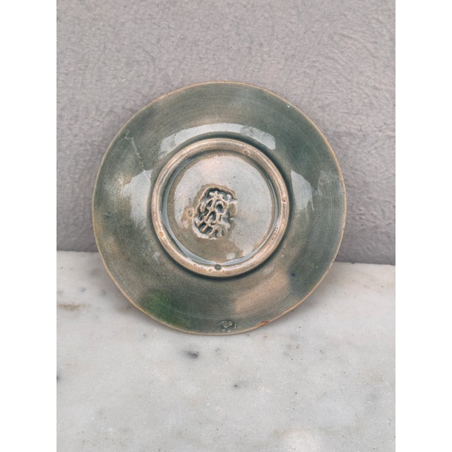 Rustic Etruscan Majolica Begonia Leaf Butter Pat, Circa 1890 For Sale - Image 3 of 3