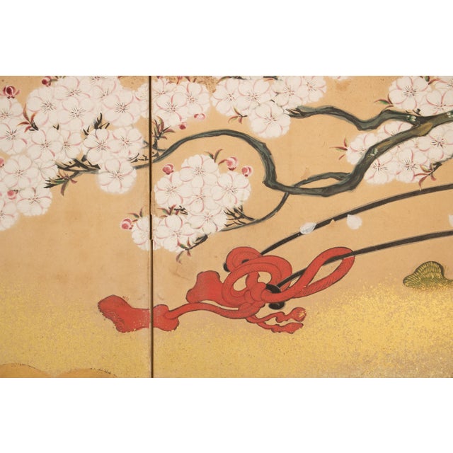 Early 20th Century Meiji to Taisho Era Japanese Gold Leaf Byobu Screen in Yamato-E Style "Carriage Under Sakura" For Sale - Image 5 of 12