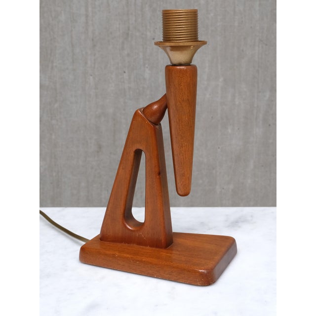 Swedish Modern Sculptural Table Lamp in Teak from Steneby Hemslöjdsförening, 1950s For Sale - Image 4 of 13