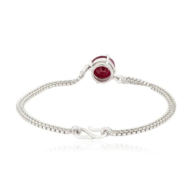 Contemporary Certified Minimalist 4.9 Ct Ruby Solitaire Bracelet in 925 Sterling Silver For Sale - Image 3 of 13