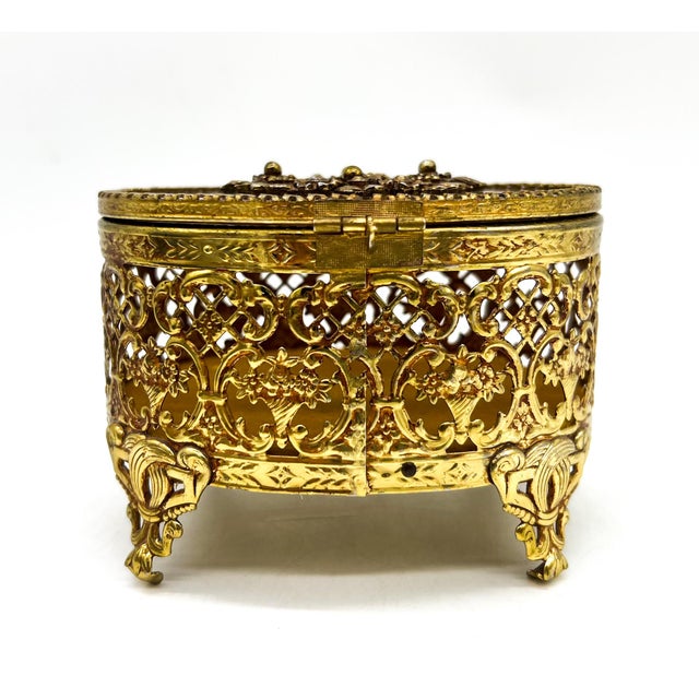 Gold Vintage Gilt Ormolu Jewelry Casket Box With Beveled Glass Lid – French Regency / Hollywood Regency For Sale - Image 8 of 15
