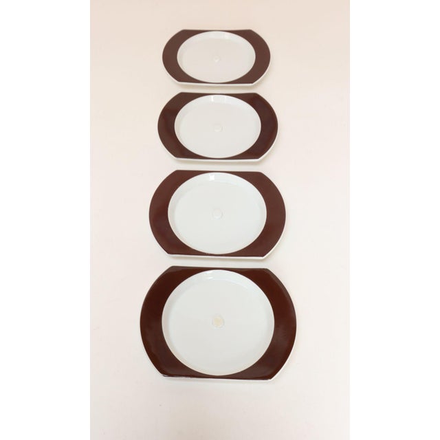 White Vintage Alitalia First Class Plates and Cups Designed by Joe Colombo - Set of 17 For Sale - Image 8 of 16