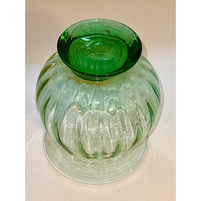 Emerald Mid-Century Vibrant Green Glass Ribbed Vase For Sale - Image 8 of 11